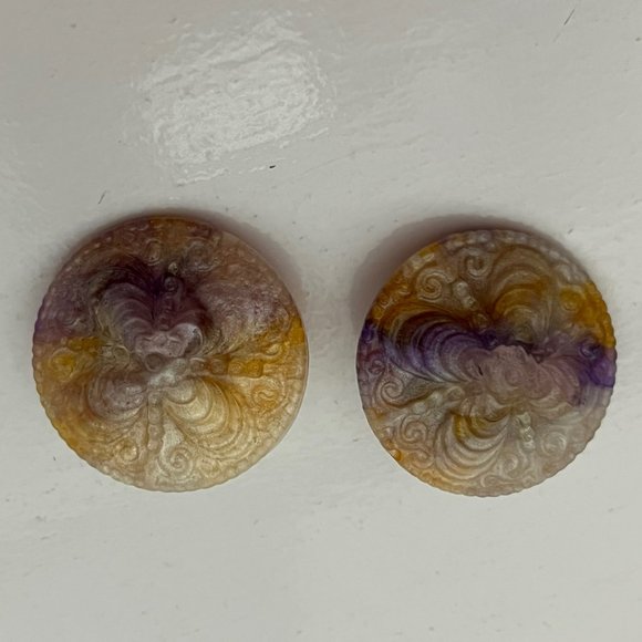 CELLULOID CARVED EARRINGS, ASIAN HAT SHAPED CLIP-ON, VERY SHINY COLORFUL DAINTY - Picture 3 of 6